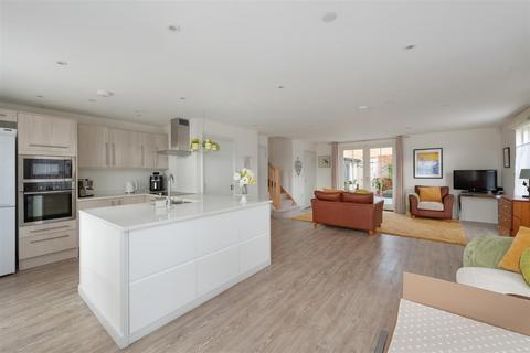 4 bedroom end of terrace house for sale, Old Ruttington Lane, Canterbury