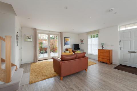 4 bedroom end of terrace house for sale, Old Ruttington Lane, Canterbury