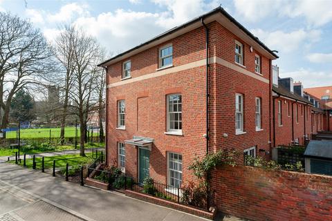 4 bedroom end of terrace house for sale, Old Ruttington Lane, Canterbury