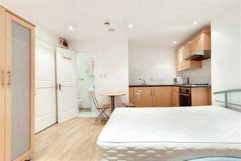 Studio to rent - Gloucester Place, London NW1