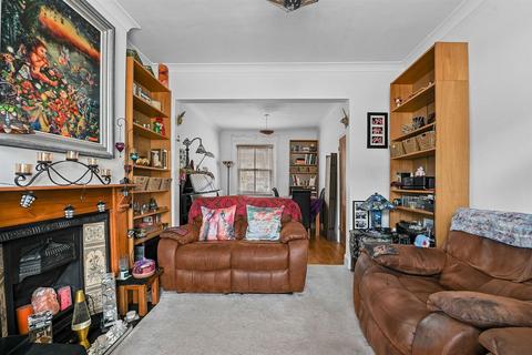 3 bedroom end of terrace house for sale, Carnarvon Road, South Woodford