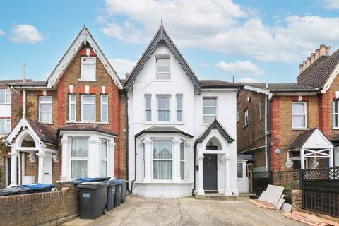 1 bedroom flat for sale, Parchmore Road, Thornton Heath, CR7