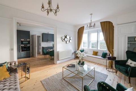 2 bedroom flat for sale - Oakley Gardens, Merstham