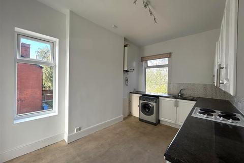2 bedroom apartment to rent, Stockport Road, Stockport SK3
