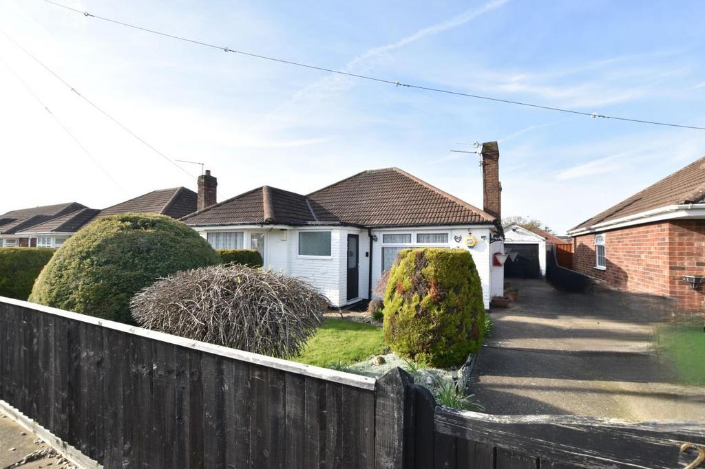 Midfield Road, Grimsby DN36 3 bed detached bungalow for sale £180,000