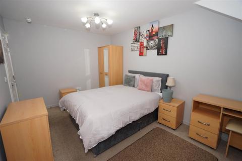 1 bedroom in a house share to rent, Corn Mill Drive, Farnworth, Bolton
