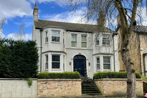 4 bedroom detached house to rent - Casterton Road, Stamford, Lincolnshire