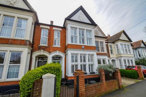 4 bedroom terraced house for sale, Cambridge Road, Southend-On-Sea SS1