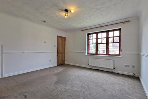 3 bedroom house to rent, Robin Close, Bury St Edmunds IP31