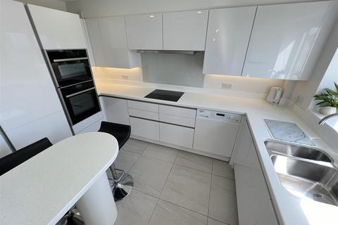 Flat 4, High Mount Mount Avenue, Heswall, Wirral, CH60 4RH