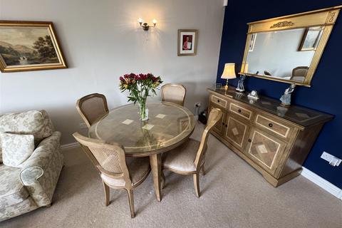 Flat 4, High Mount Mount Avenue, Heswall, Wirral, CH60 4RH