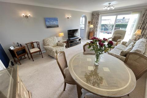 Flat 4, High Mount Mount Avenue, Heswall, Wirral, CH60 4RH