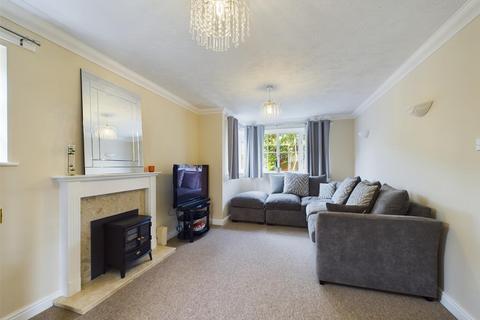 4 bedroom end of terrace house for sale - The Lawn, Fakenham