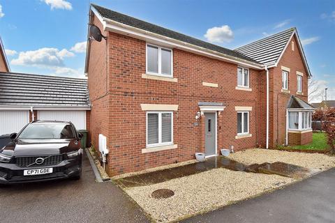 4 bedroom semi-detached house for sale - Foxglove Close, Corby NN18