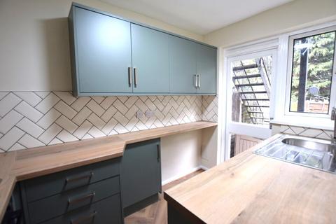 21 Grantham Gardens, Romford, RM6 6HH