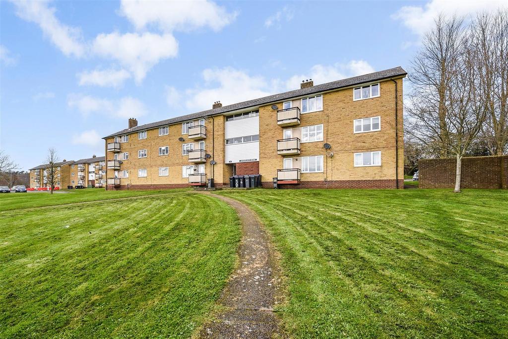 Sidbury Circular Road Tidworth 2 Bed Flat For Sale 110 000