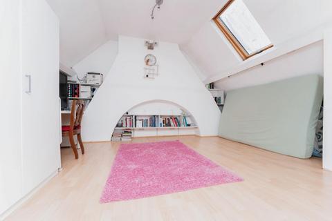3 bedroom semi-detached house for sale, Saxon Drive, London