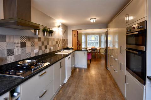 3 bedroom terraced house for sale, Needhams Patch, Cotford St. Luke, Taunton