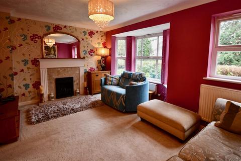 32 Needhams Patch, Cotford St Luke, Taunton, TA4 1JF