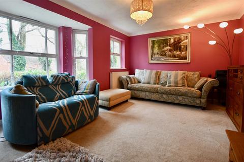 32 Needhams Patch, Cotford St Luke, Taunton, TA4 1JF