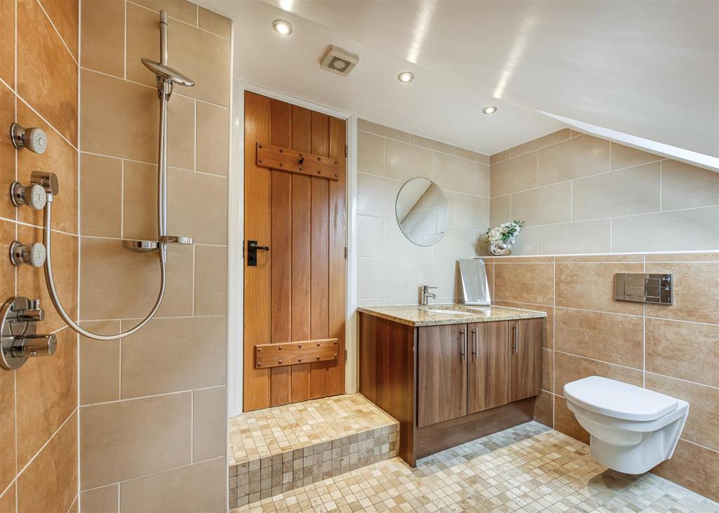 The Corn Barn-shower room.jpg