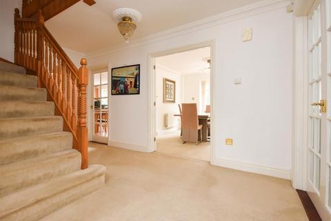 5 bedroom detached house to rent, 17 Saxonfields, Tettenhall