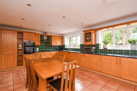 5 bedroom detached house to rent - 17 Saxonfields, Tettenhall