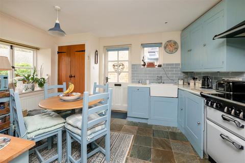 2 bedroom cottage for sale, East Street, Moreton-In-Marsh