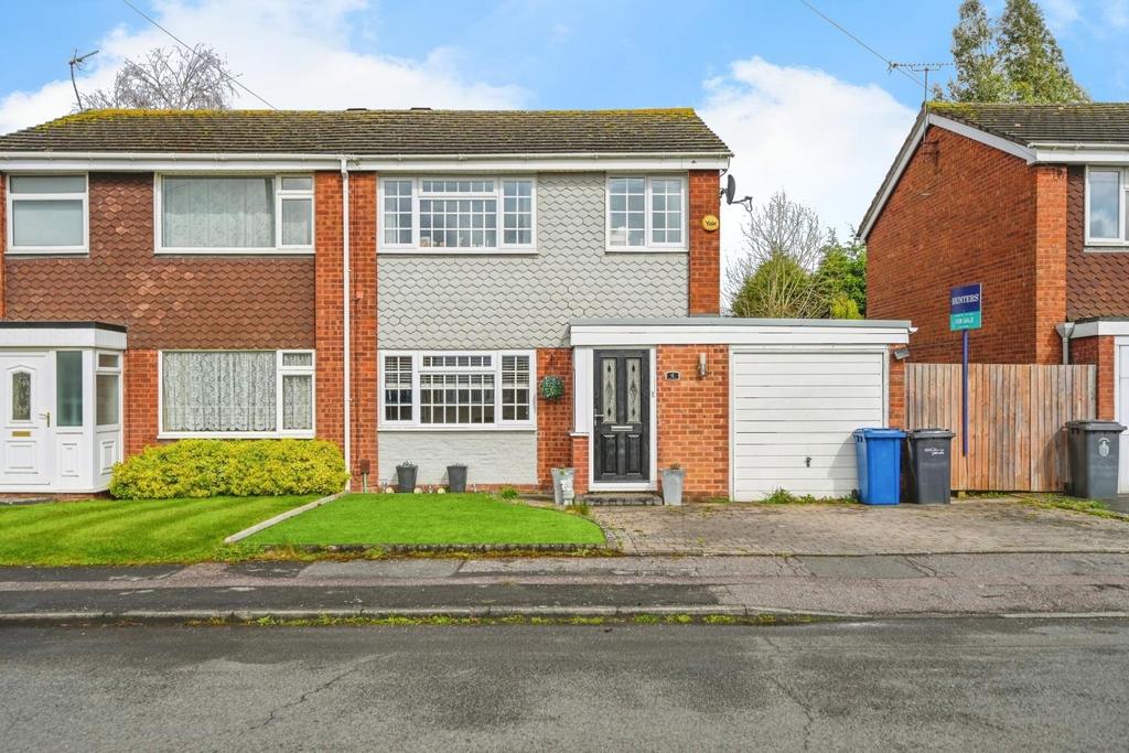 Shakespeare Avenue, Lichfield 3 bed semidetached house for sale £350,000