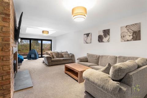 6 Allsebrook Gardens, Badsey, Evesham, WR11 7HJ