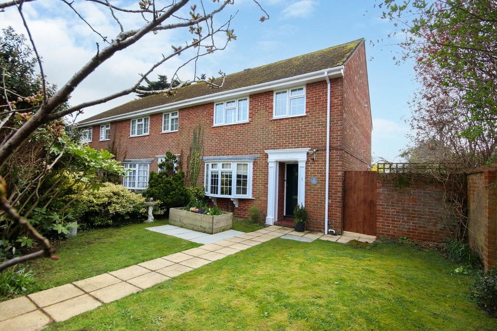 Avenue Road, Lymington, SO41 3 bed semi-detached house for sale - £599,950