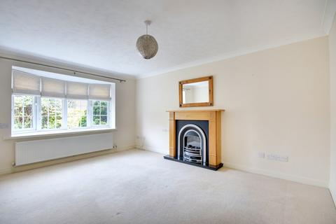 1, Oberland Court Avenue Road, Lymington, SO41 9FX