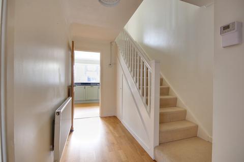 1, Oberland Court Avenue Road, Lymington, SO41 9FX