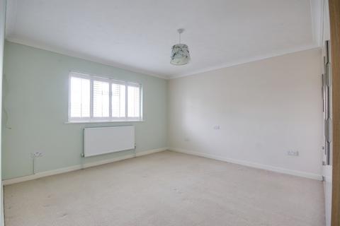 1, Oberland Court Avenue Road, Lymington, SO41 9FX