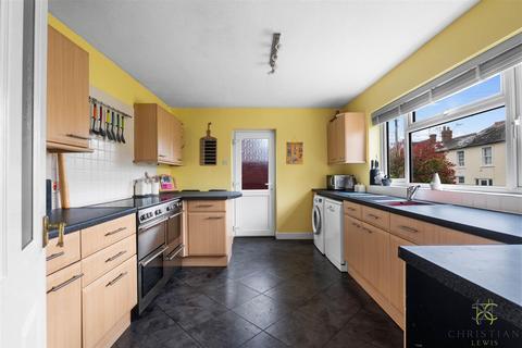 10 School Lane, Badsey, Evesham, WR11 7ES