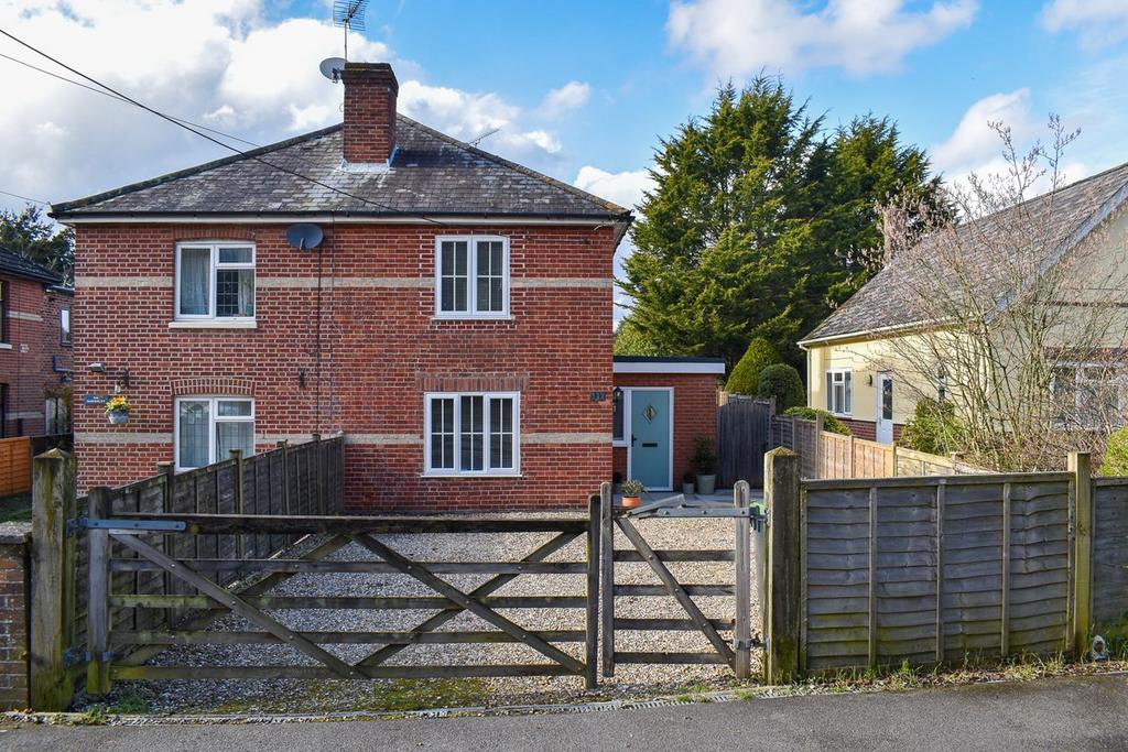 Ringwood Road, St Ives, Ringwood, BH24 3 bed semidetached house for