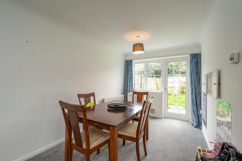 3 bedroom end of terrace house for sale, Pinewood Gardens, Bognor Regis