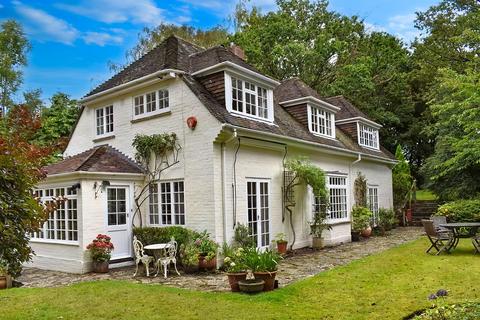 4 bedroom detached house for sale - Blackbush Road, Milford on Sea, Lymington, SO41