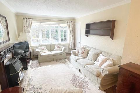 2 bedroom detached bungalow for sale - Kensington Drive, Four Oaks, Sutton Coldfield