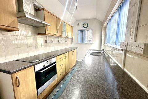 3 bedroom end of terrace house for sale - Barry