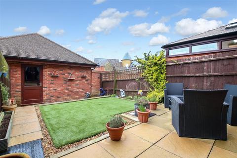 4 bedroom terraced house for sale, Plaistow Crescent, Monkston Park, Milton Keynes