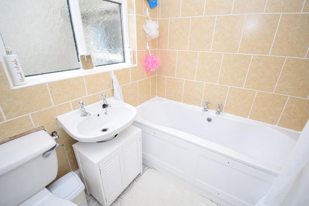 Bathroom.JPG