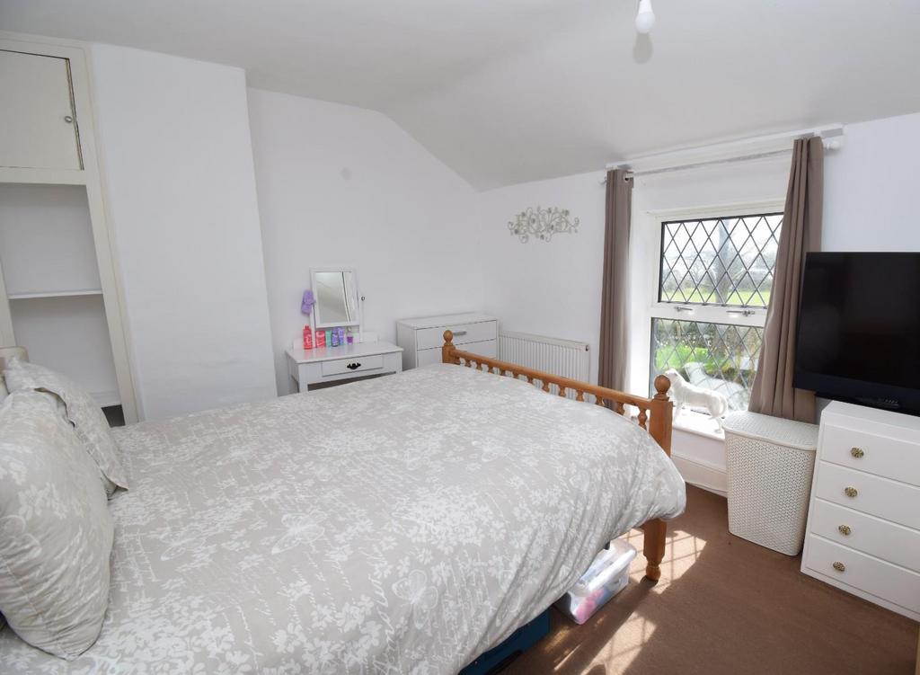 Bedroom 1.JPG