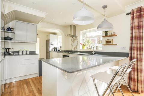 52 Stuart Way, Windsor, SL4 5NT