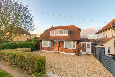 4 bedroom detached house to rent, The Drive, Hertford