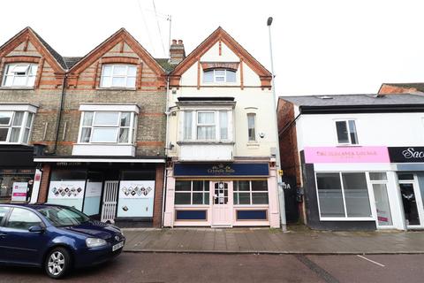 Mixed use for sale, High Street, Rushden NN10