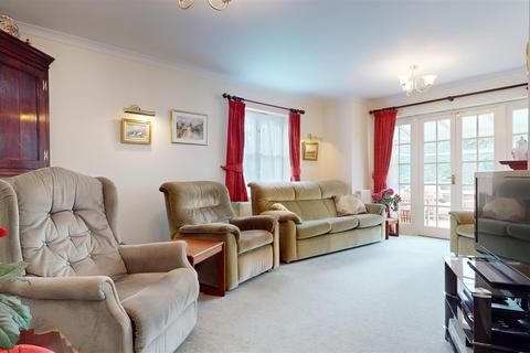 1 Cloebury Paddock, Woolstone, Milton Keynes, MK15 0HP