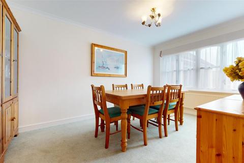 1 Cloebury Paddock, Woolstone, Milton Keynes, MK15 0HP