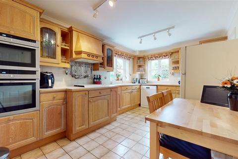 1 Cloebury Paddock, Woolstone, Milton Keynes, MK15 0HP