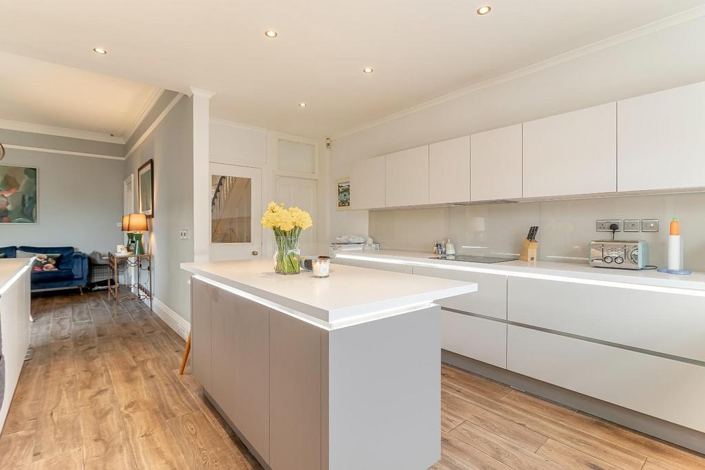Kitchen - C.jpg